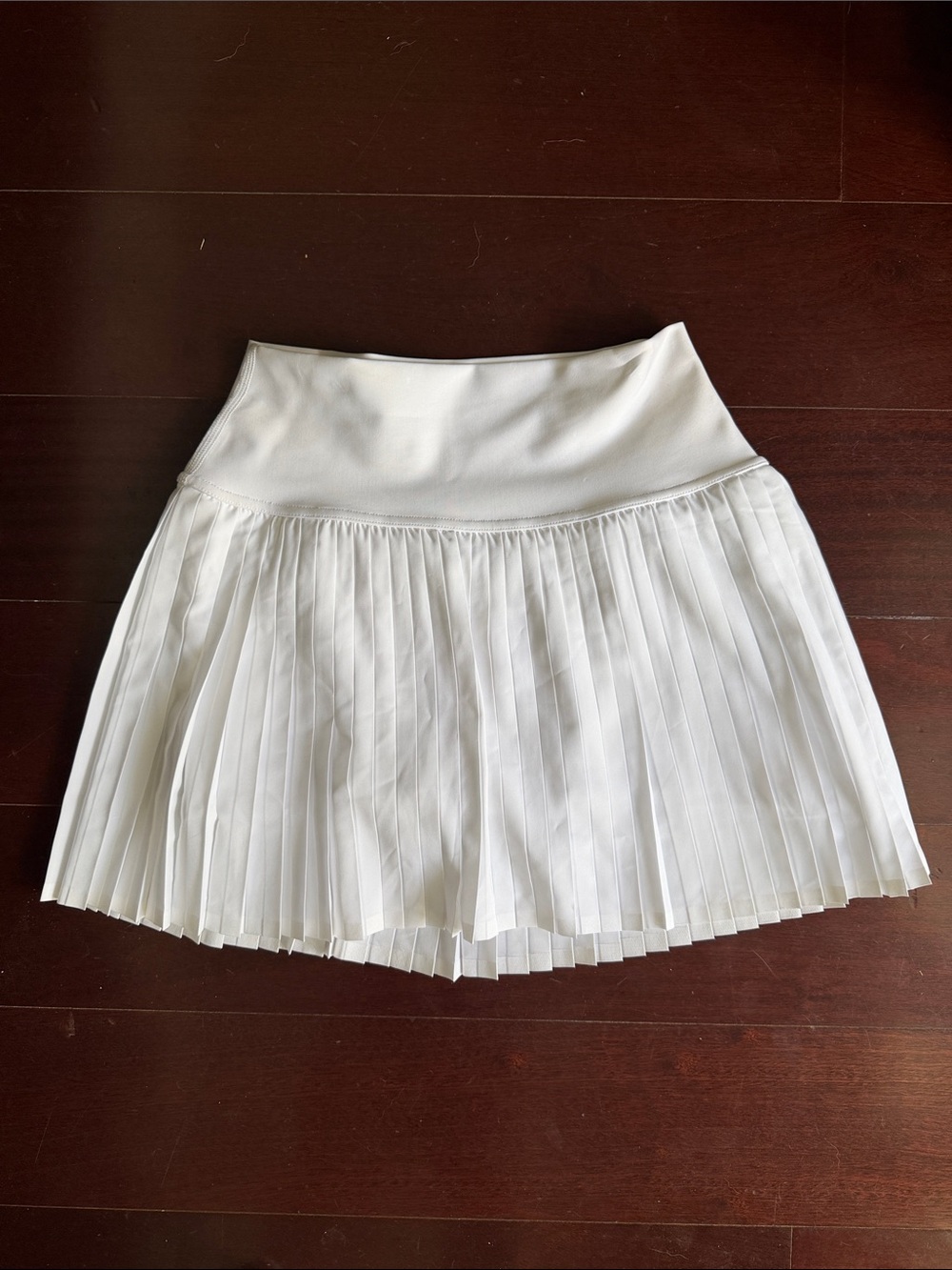 ALO Yoga White Pleated Tennis Skirt